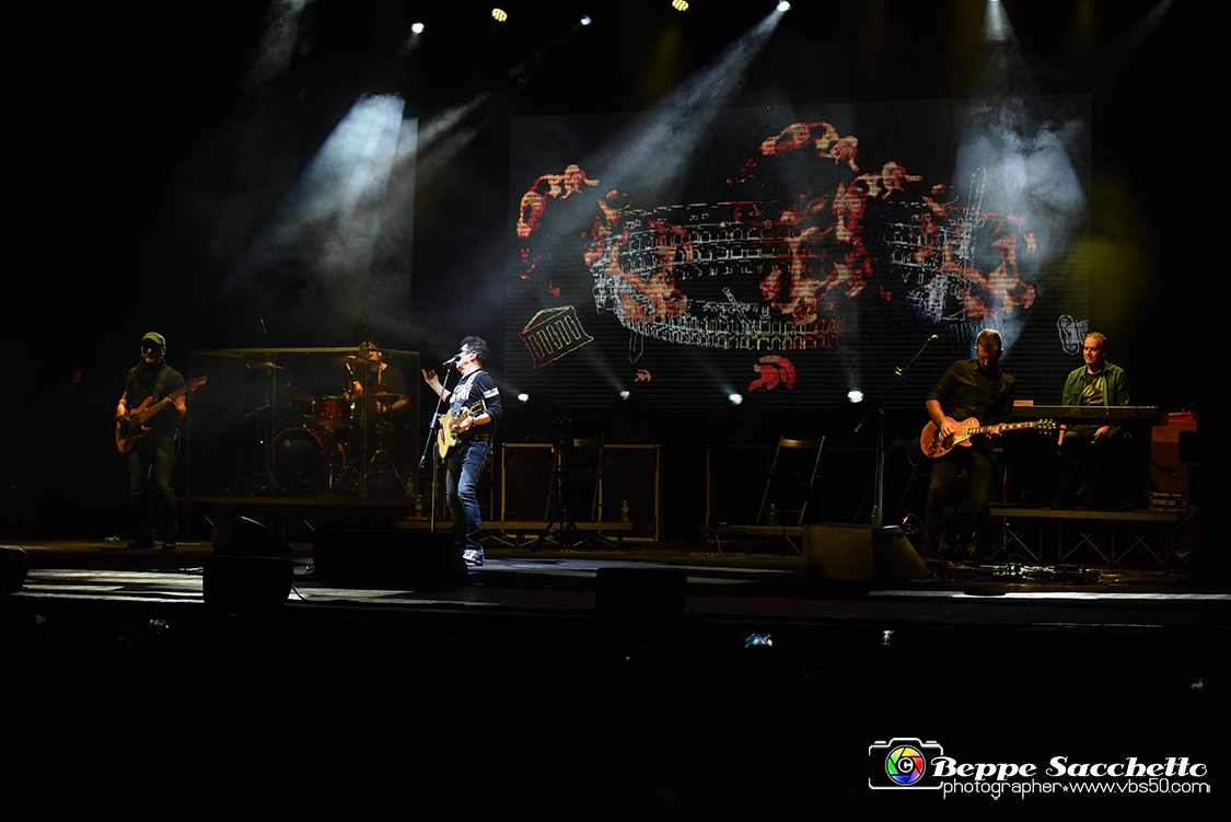 VBS_4083 - Concerto Edoardo Bennato - Peter Pan Rock 'n' Roll Tour.jpg